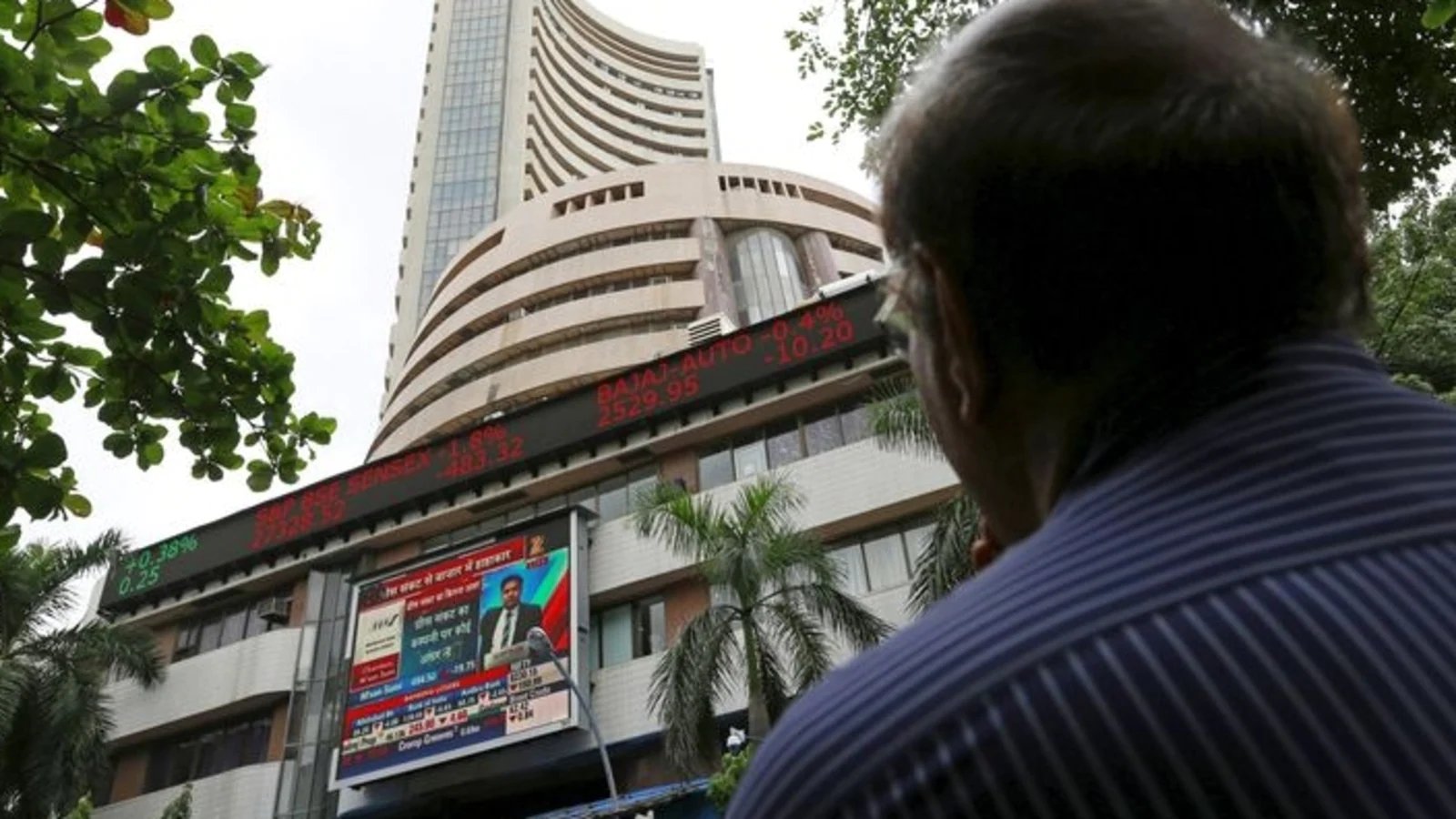 Stocks bounce back after 4-day decline; FMCG, auto shares shine
