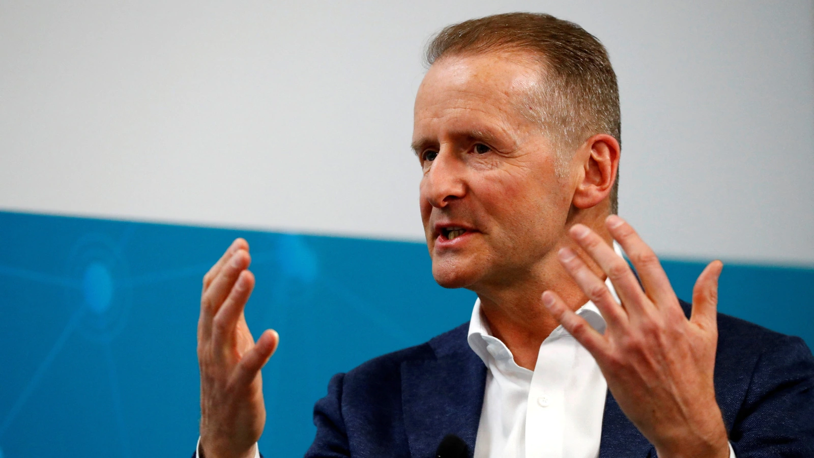 Volkswagen’s billionaire clan plotted CEO ouster when he was on US trip