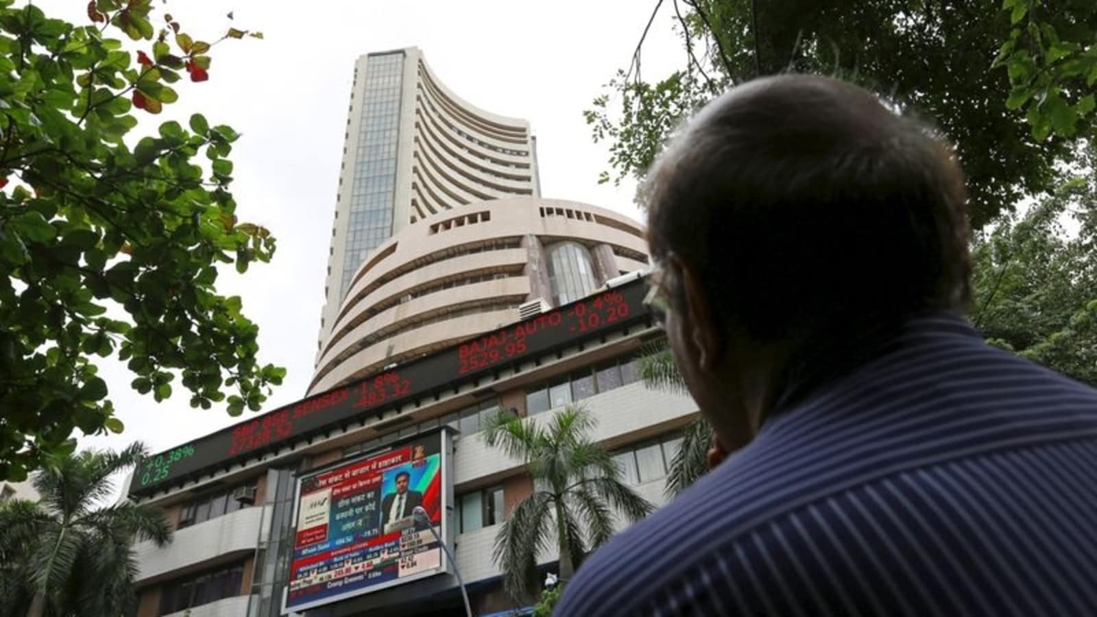 Closing bell: Sensex tanks over 600 pts to end day at 59,646; Nifty below 17,800